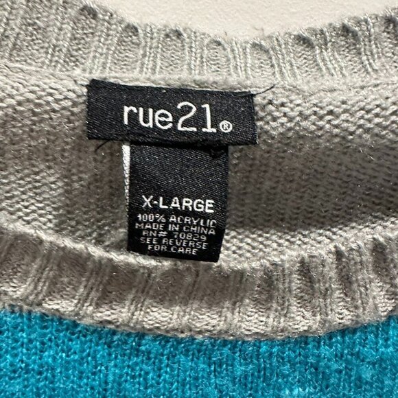 Rue 21 sweater - Picture 2 of 3